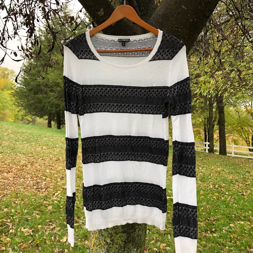 EXPRESS B&W Sweater